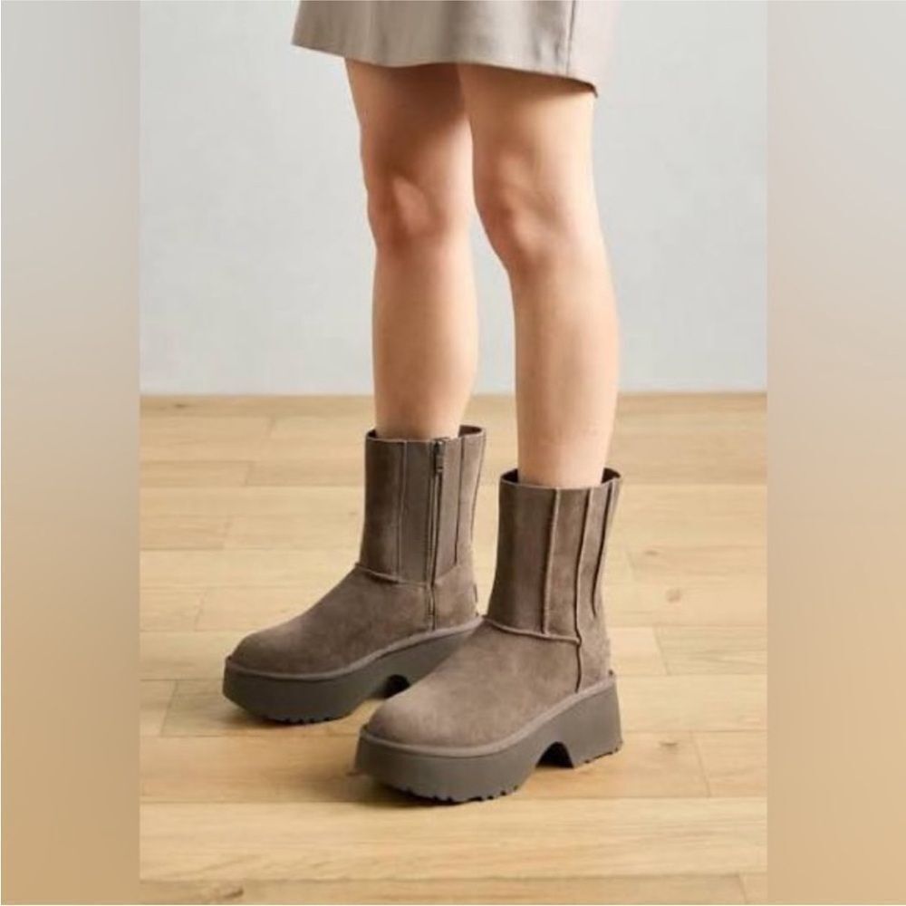 UGG Revolve Classic Twin Seam Heights Suede Platform Booties Hickory NWT $190